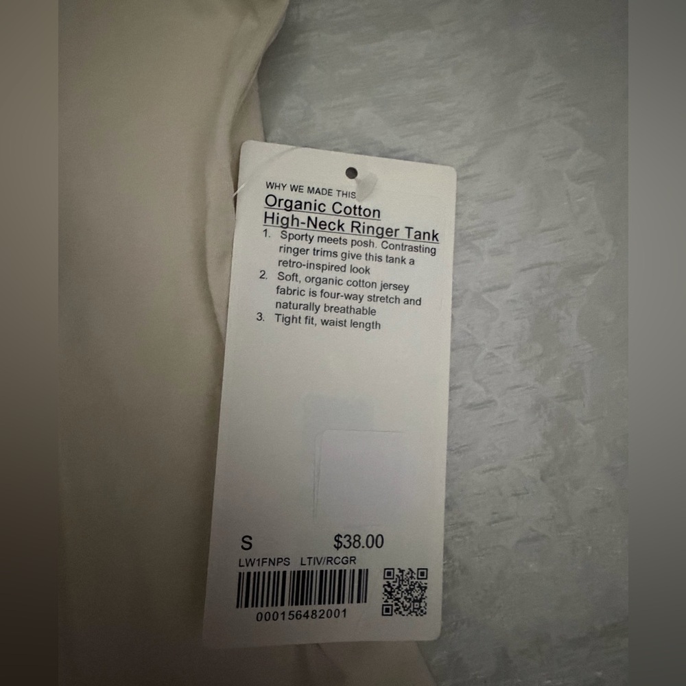 Lululemon Women's Cream Tank Top with Green Trim size Small - Picture 4 of 4